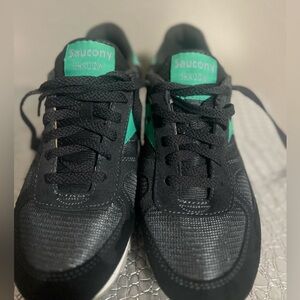 SAUCONY SHADOW WOMEN’S SNEAKER CHARCOAL GREY AND SEAFOAM SIZE 9